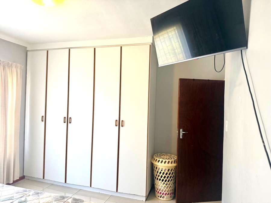 3 Bedroom Property for Sale in Die Wingerd Western Cape